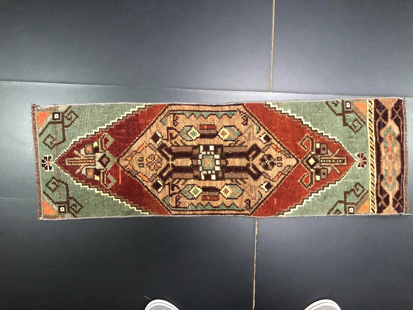 1960s Vintage Burgundy and Green Rug - 6