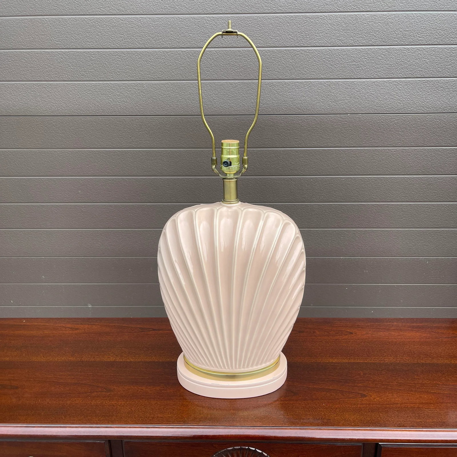 1980s Frederick Cooper Pink Ceramic and Brass Shell Lamp - 12