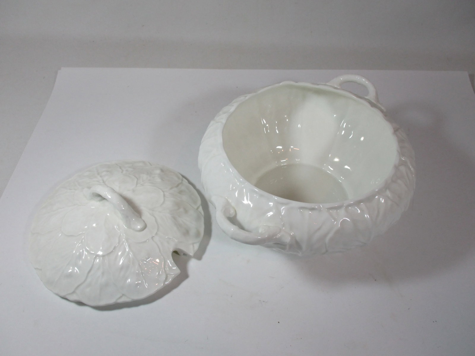 1960s Coalport of England Countryware Tureen - 6