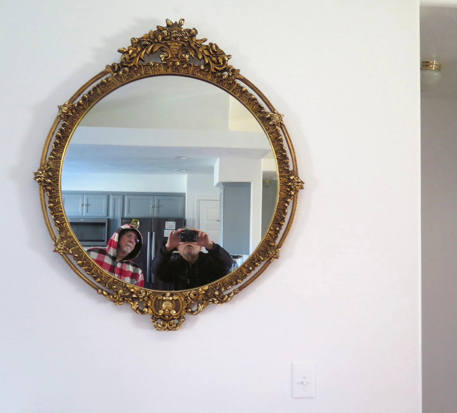 Large Vintage Louis XV Style Gold Leaf Mirror - 8