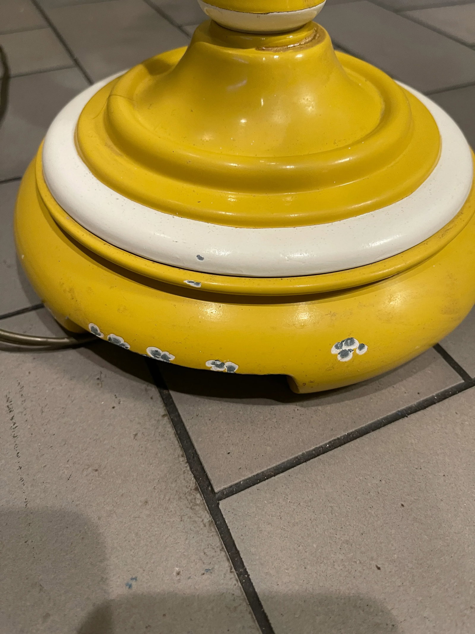 1960s Mid Century Yellow Floor Lamp With Shade - 7
