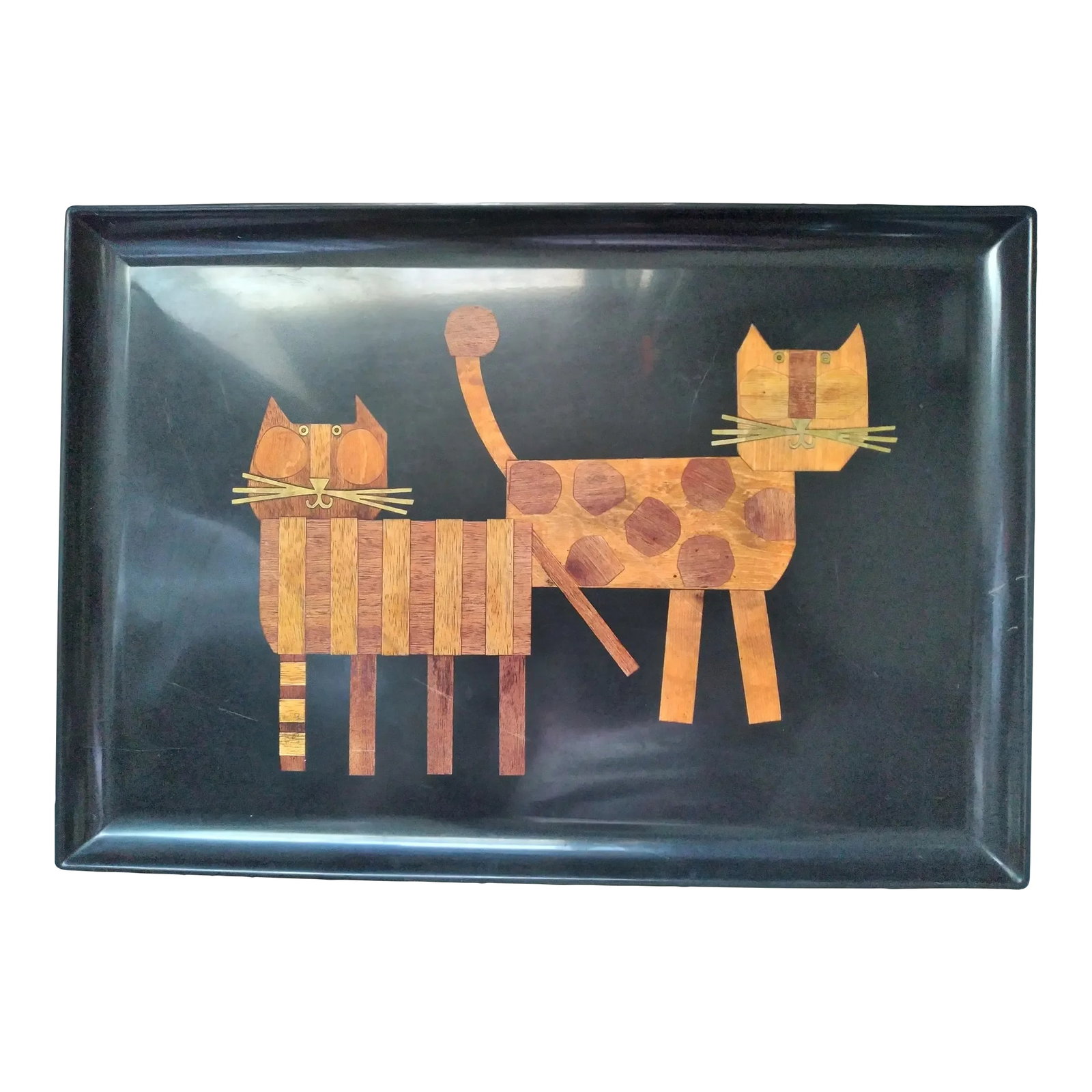 1960s Couroc Wood and Brass Inlay Cat Serving Tray: Couroc Wood and Brass Inlay Cat Serving Tray has Beautiful Brass Inly Eyes, Noses, Whiskers and Mouths. The bodies are Inlaid with different woods giving each a distinctive look with circles and