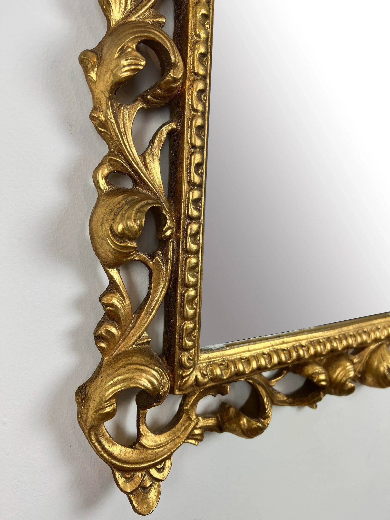 1980s Italian Baroque Style Carved & Gilded Mirror - 7