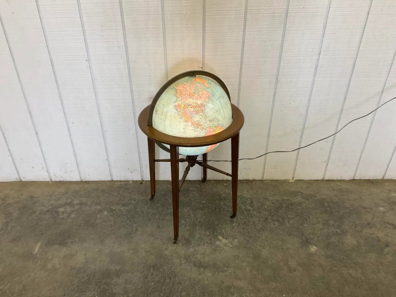 Mid 20th Century Kittinger Illuminated Reploge World Globe on Mahogany Stand - 11