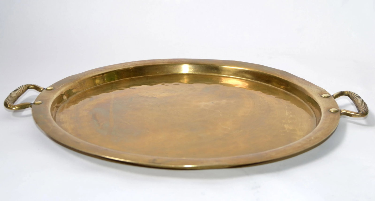 Early 20th Century Arts and Crafts Round Hammered Brass Serving Tray - 2