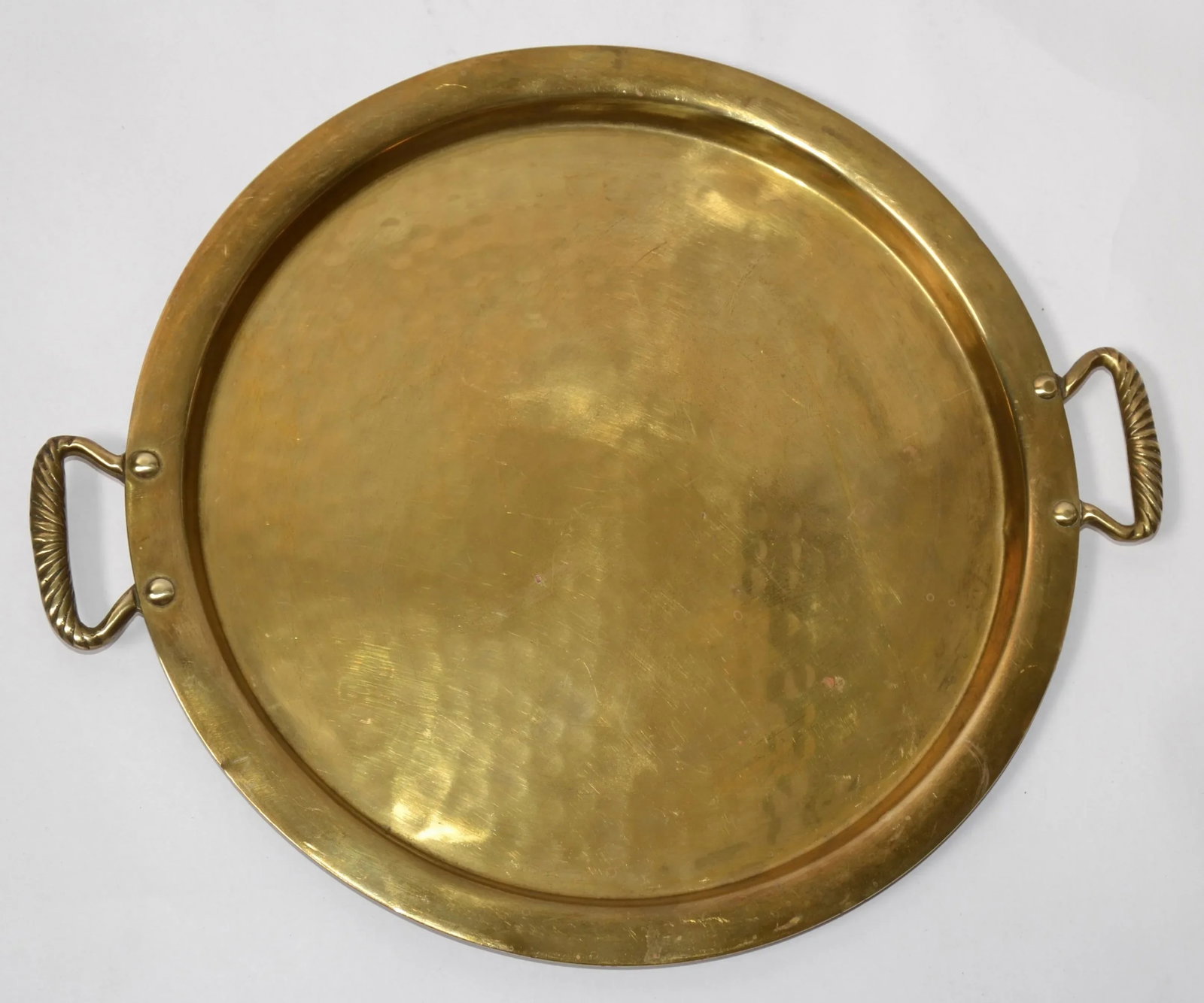Early 20th Century Arts and Crafts Round Hammered Brass Serving Tray - 4