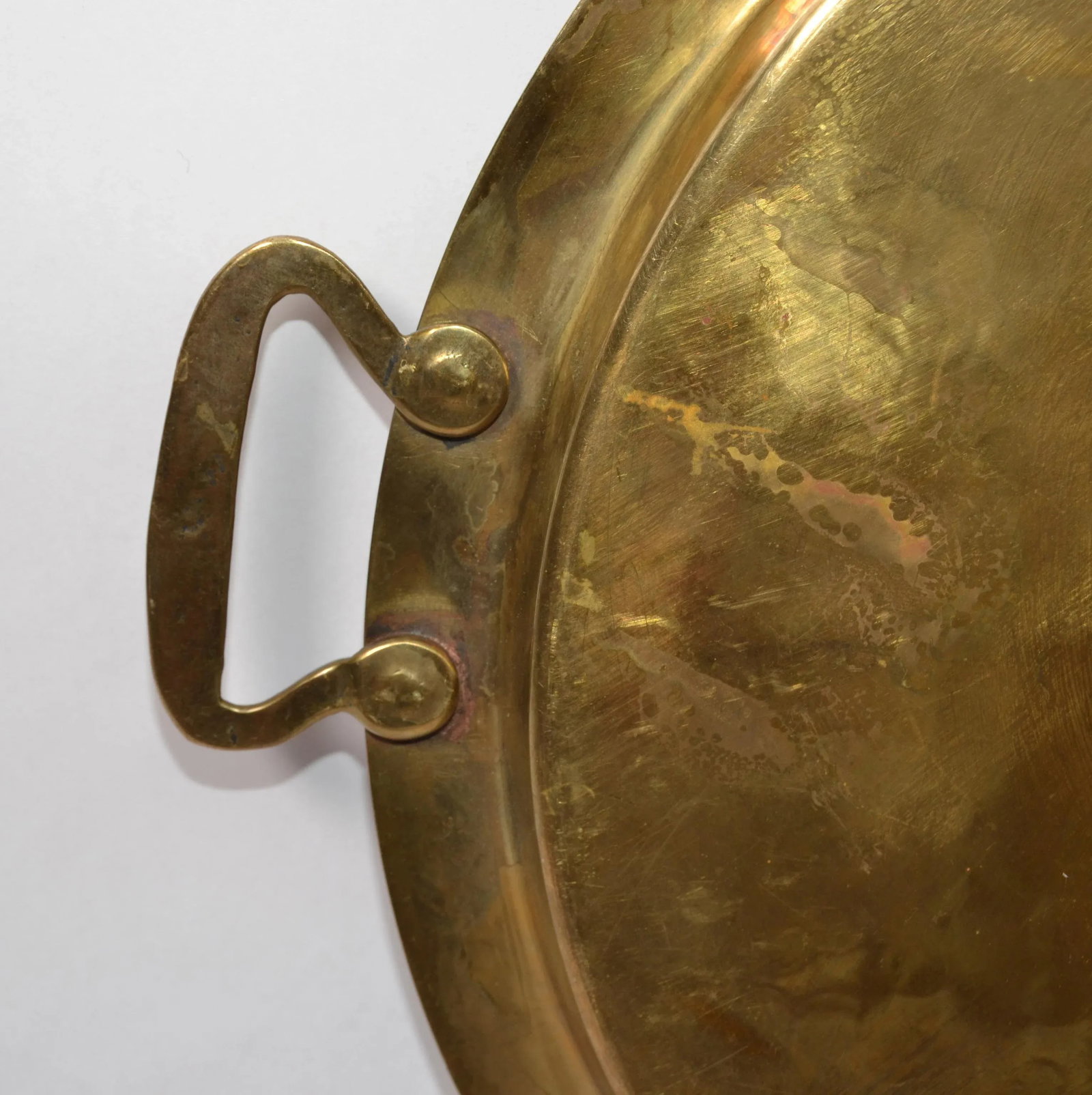 Early 20th Century Arts and Crafts Round Hammered Brass Serving Tray - 9