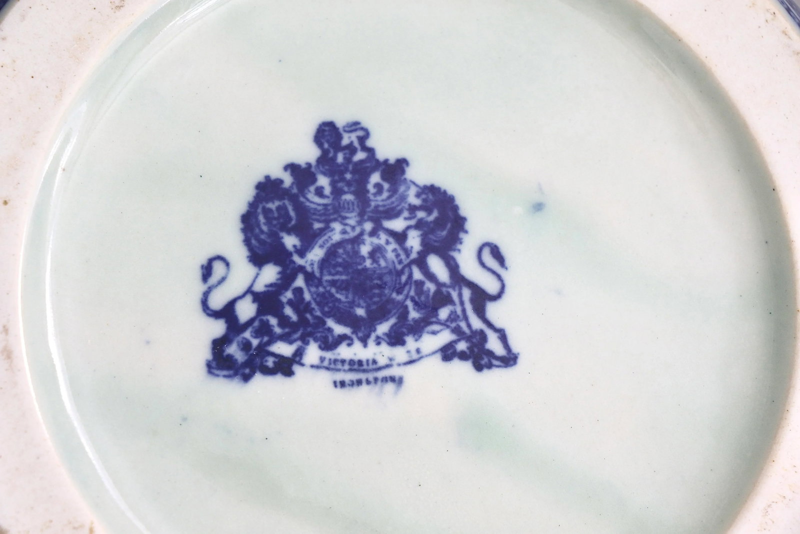 Late 20th Century Blue and White Victoria Wear Teapot - 7
