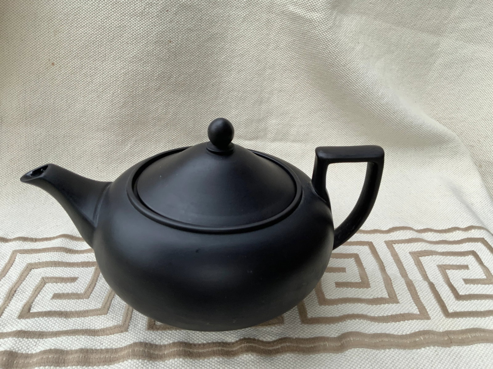Georgian Style Wedgwood Black Basalt Jasperware Teapot - 2