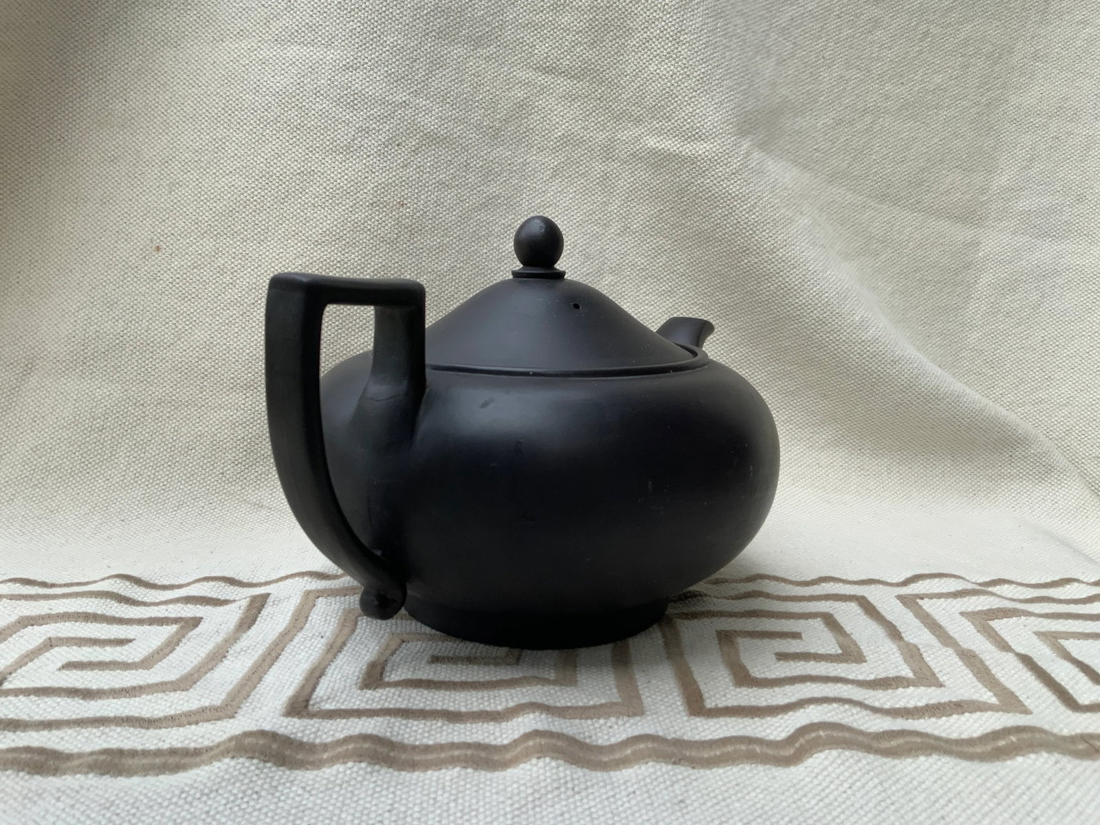 Georgian Style Wedgwood Black Basalt Jasperware Teapot - 4