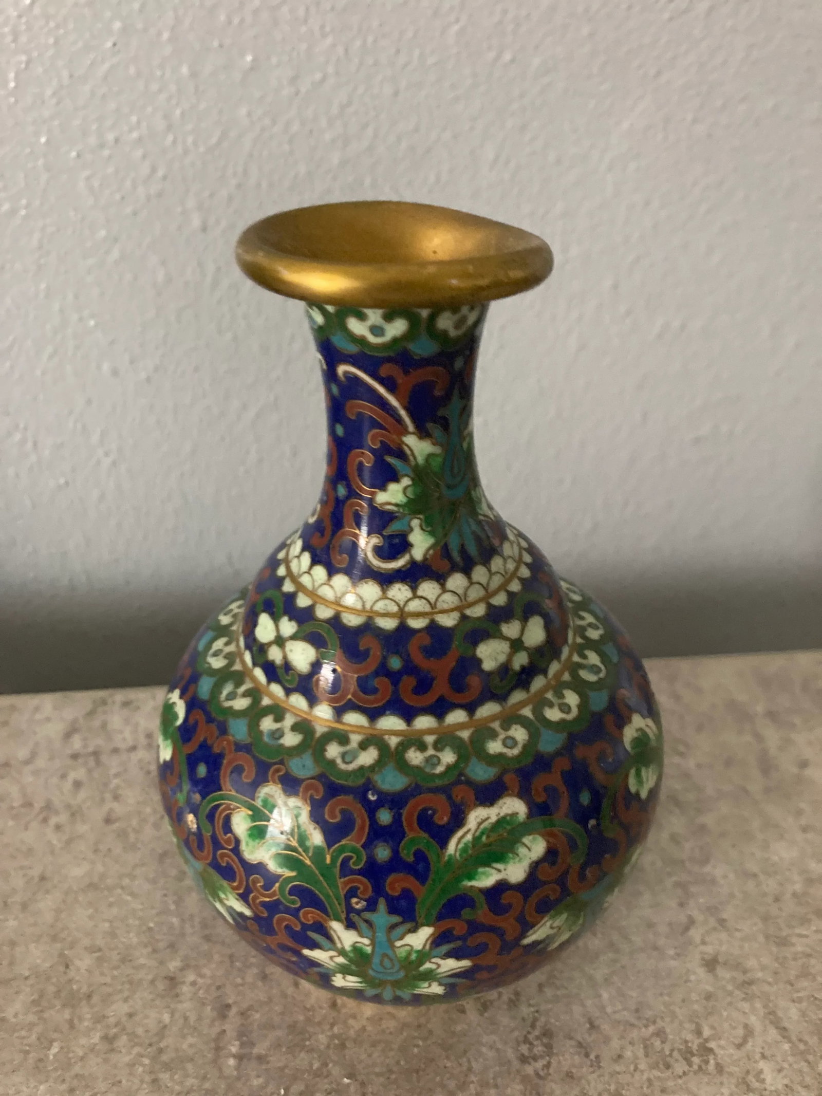 Set of Two Petite Mid 20th Century Chinese Cloisonne Bud Vases - 7