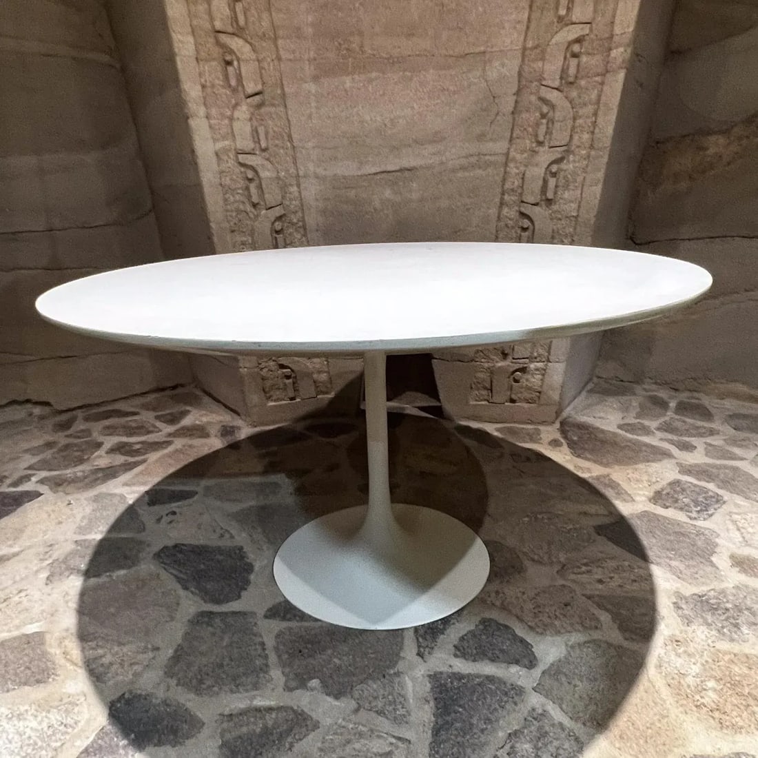 1970s Vintage White Knoll Style Tulip Dining Table - 4