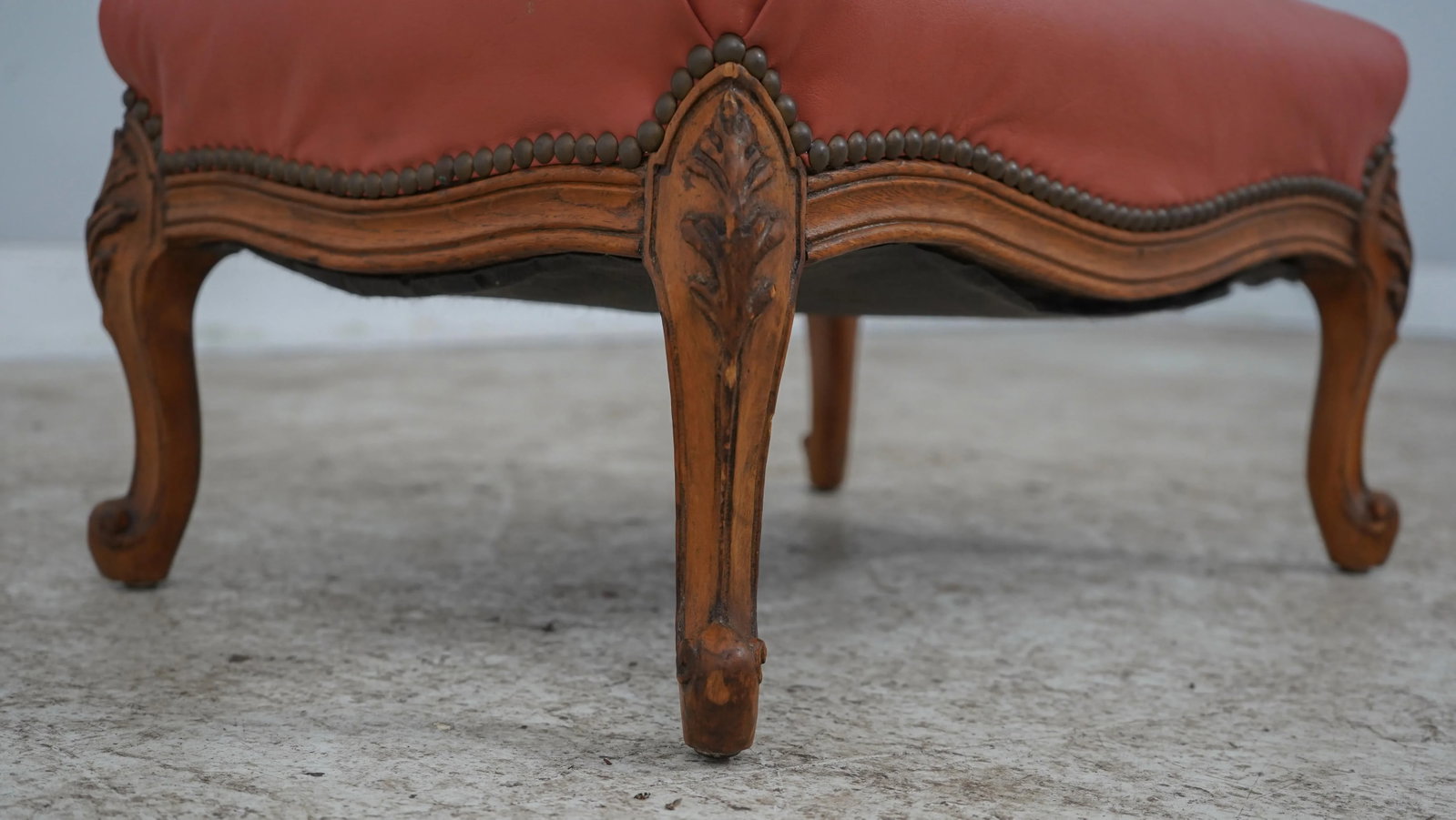 1920s French Louis XV Style Carved Frame Leather Chair & Ottoman - 12