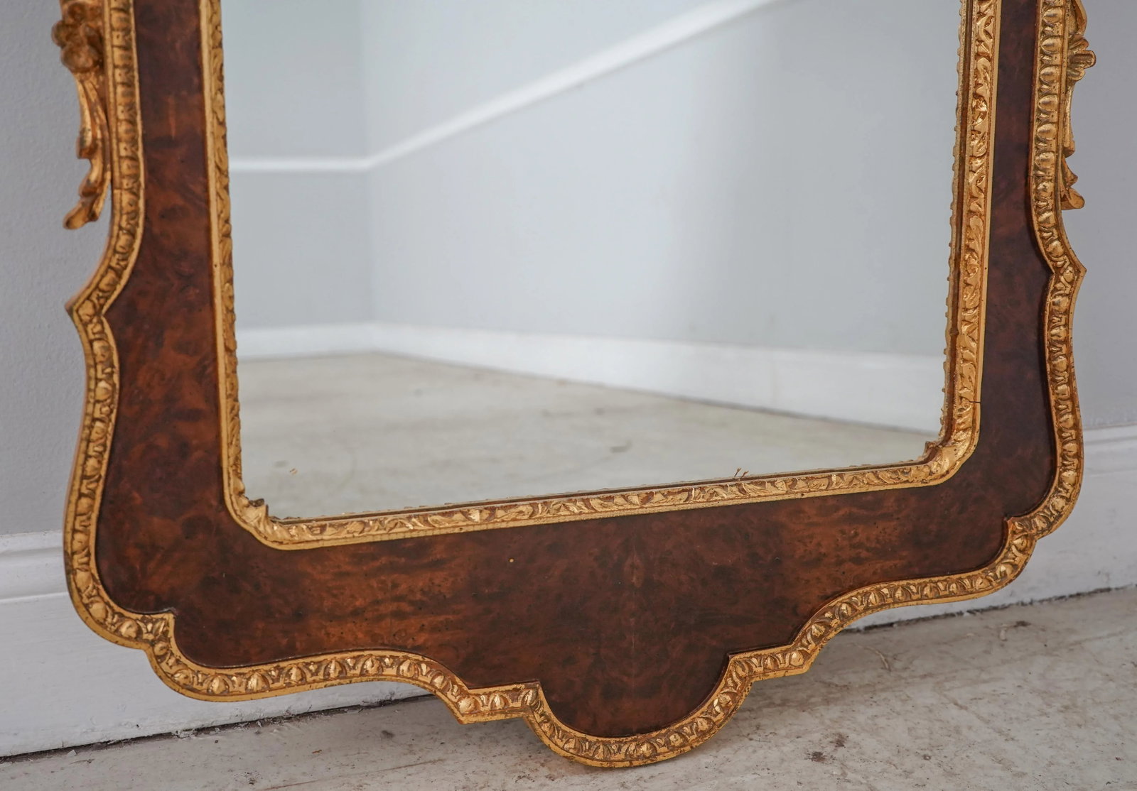 Italian Made Georgian Style Burl Walnut Gold Mirror - 8