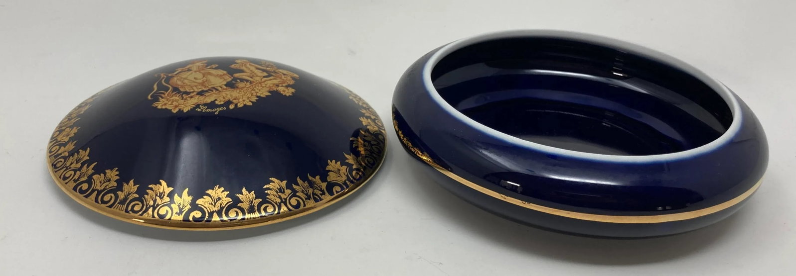 Royal Limoges Castel France 22-Karat Gold Trinket Round Box in Cobalt Blue - 7