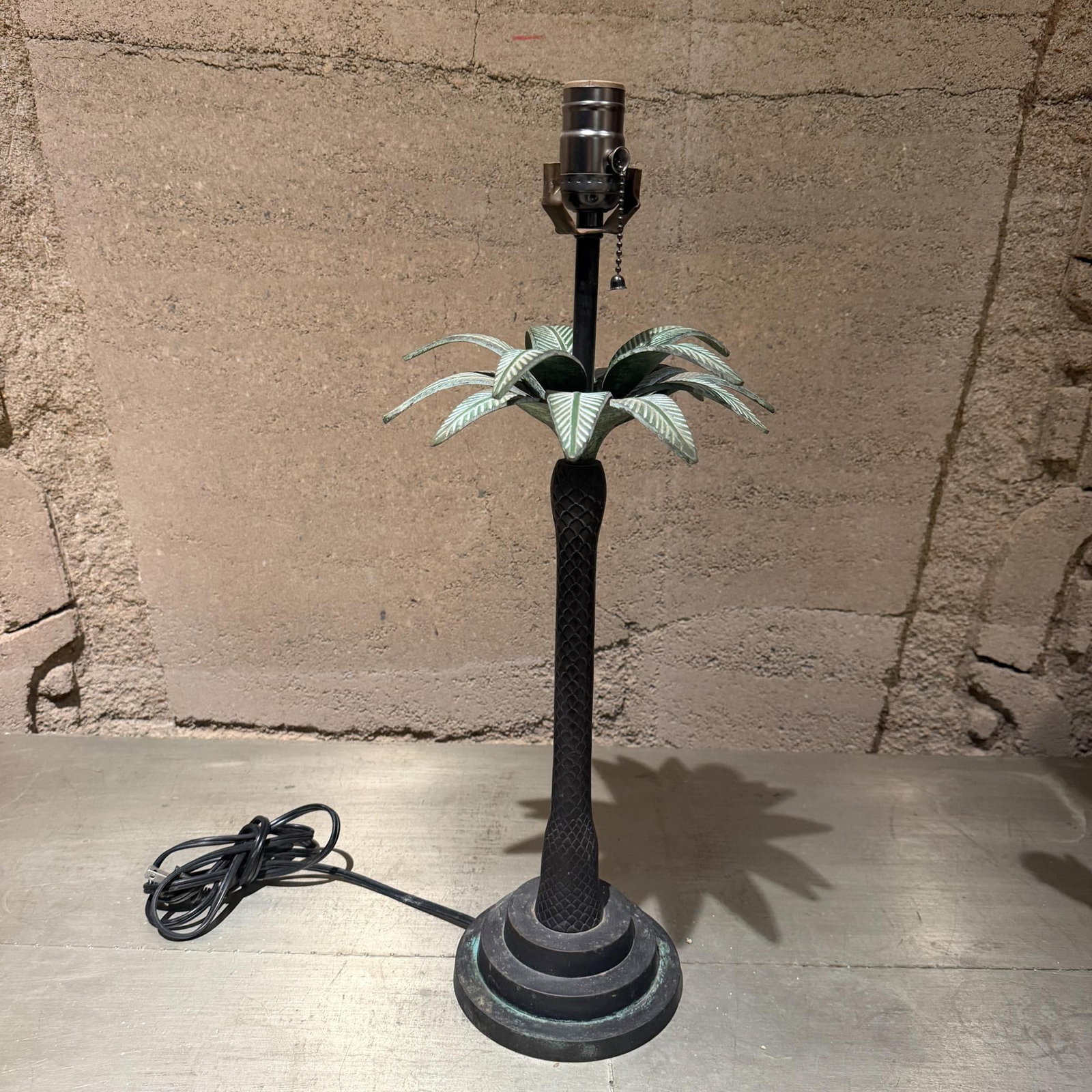 Hollywood Regency Style Maitland Smith Palm Tree Table Lamp Faux Bronze, 1980s - 10
