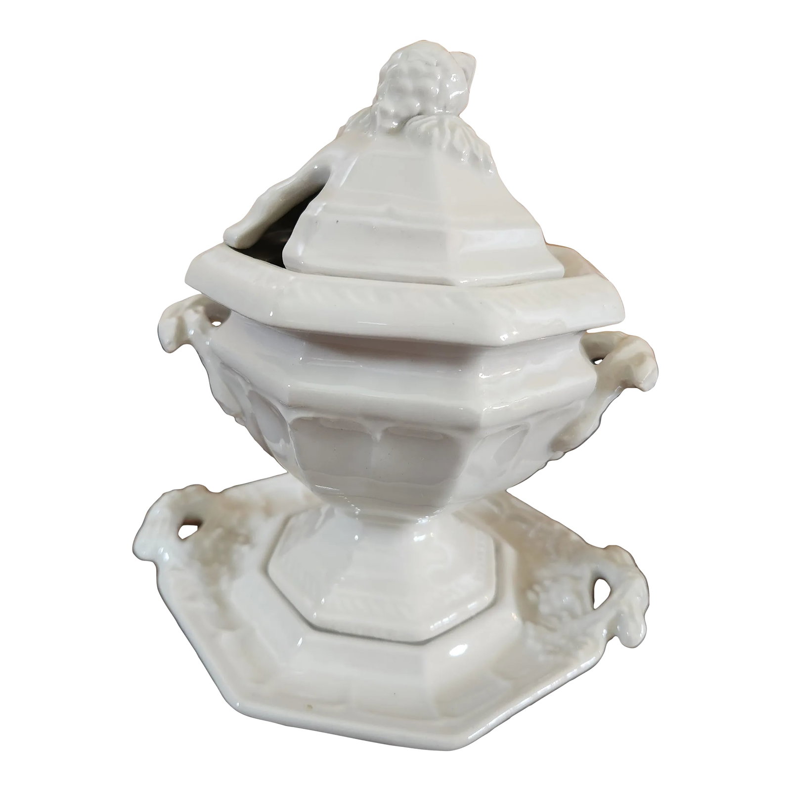 Circa 1960s Red Cliff China Ironstone Soup or Gravy Tureen With Underplate: Antique Red Cliff white ironstone porcelain small octagonal soup serving tureen. Motif is decorated with bunches of grapes. This set is comprised of the lid, the tureen, and underplate. Ladle is