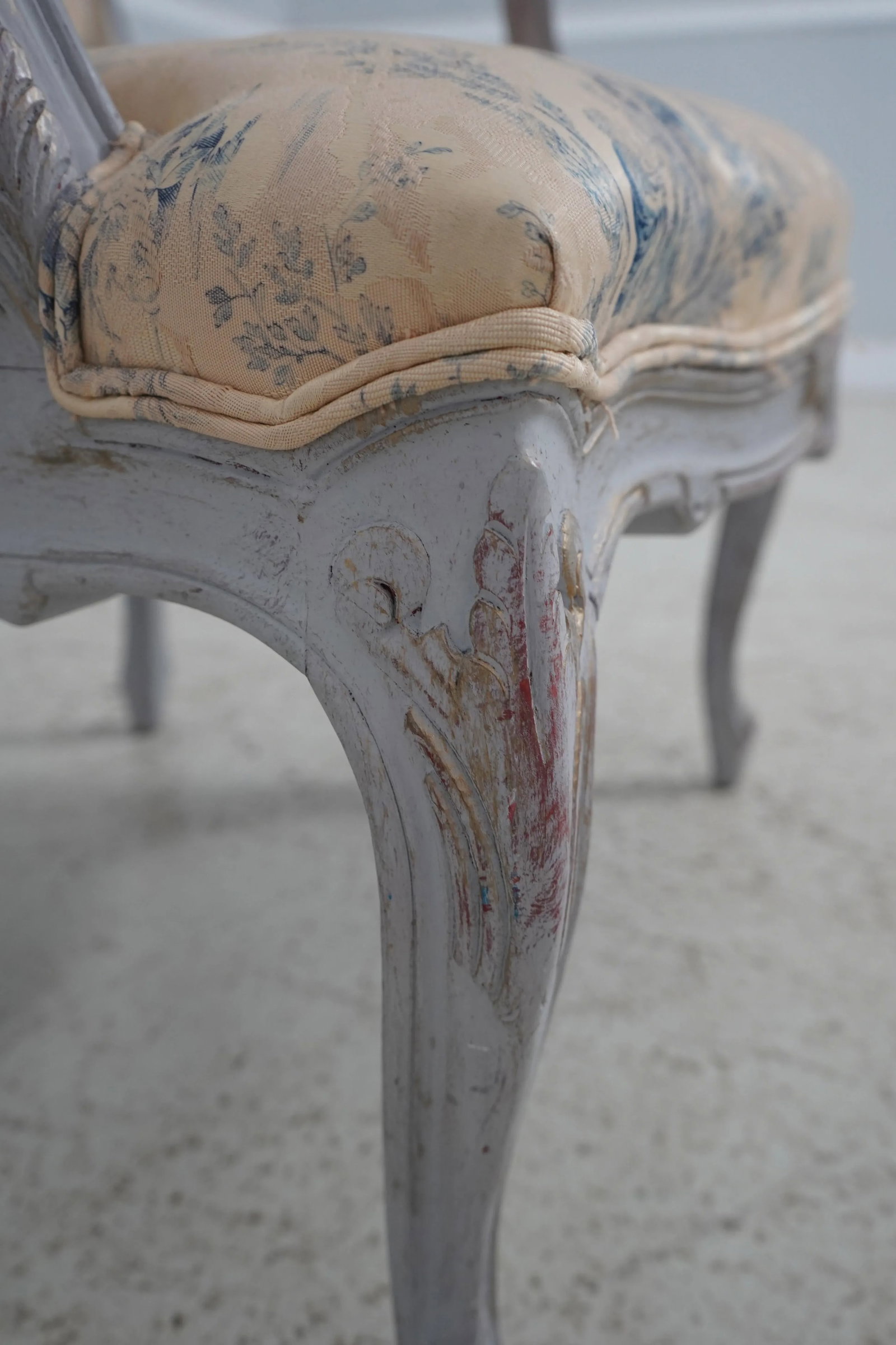 1990s French Louis XV Upholstered Armchair & Matching Ottoman - 7