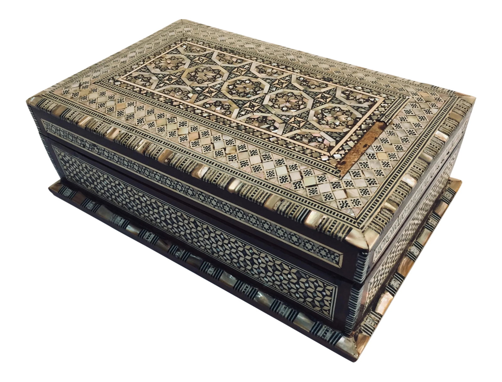 Vintage Middle Eastern Moorish Mosaic Marquetry Inlay Box: Vintage Middle Eastern Moorish wooden jewelry box inlaid with marquetry. Middle Eastern box handcrafted in very fine Moorish micro mosaic diamonds, and a continuous hexagonal and floral geometrical Mo