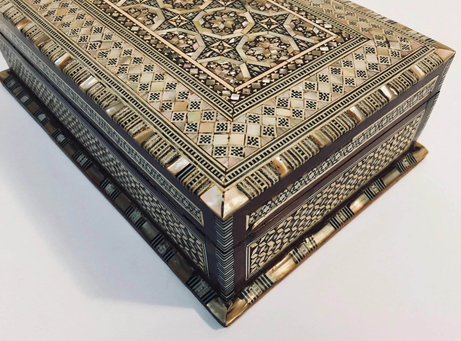 Vintage Middle Eastern Moorish Mosaic Marquetry Inlay Box - 9