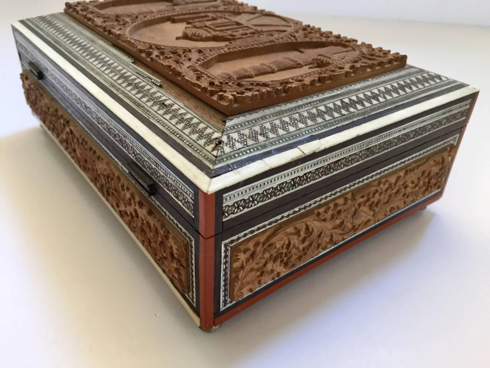 19th Century Anglo-Indian Jewelry Box With Lidded Compartments - 2