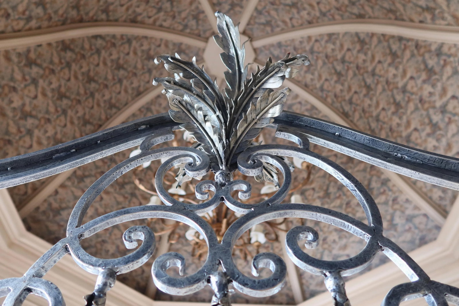 Large Wrought Iron Decorated Silver Wall Gate - 5