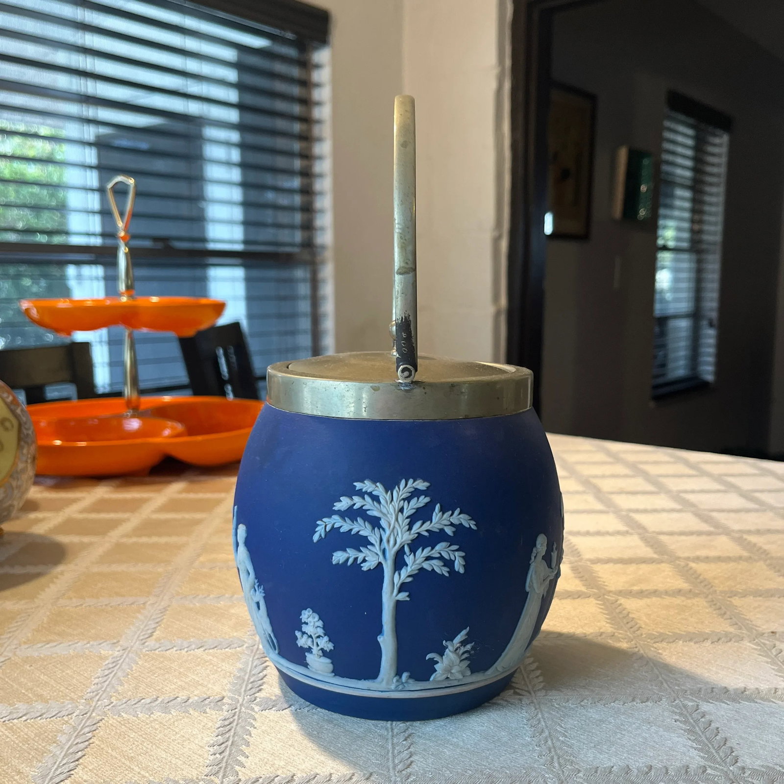1940s Wedgwood Dark Blue Jasperware Biscuit Barrel - 2