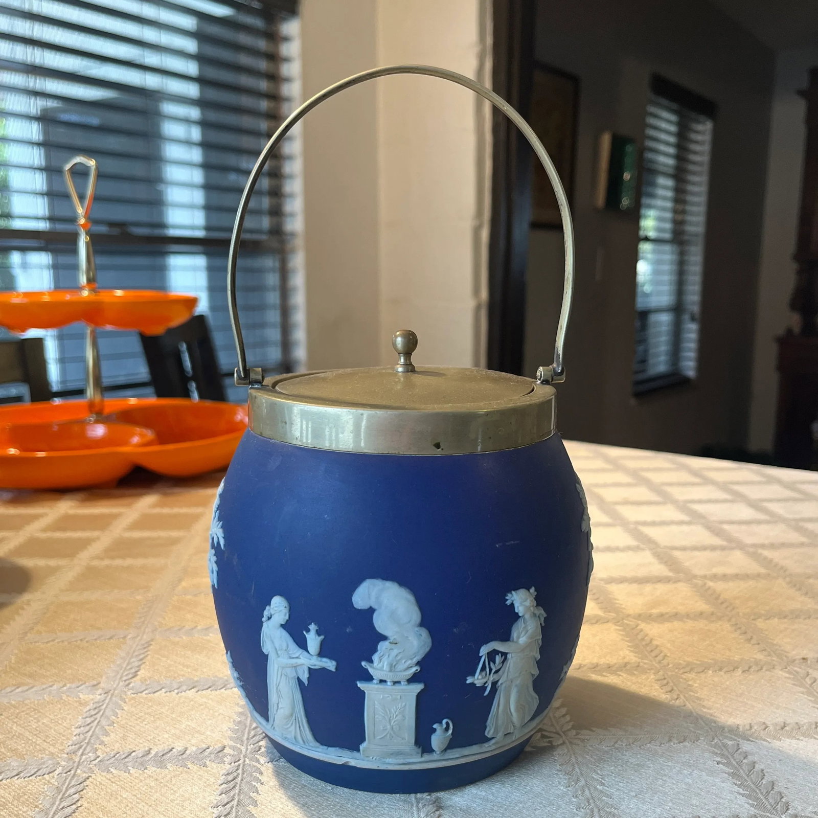 1940s Wedgwood Dark Blue Jasperware Biscuit Barrel - 3