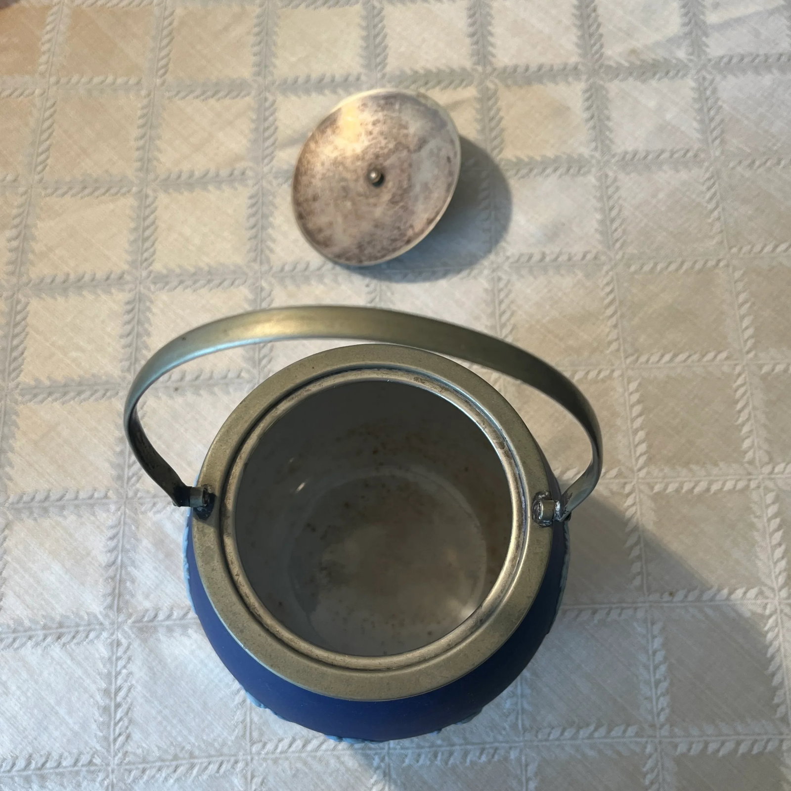 1940s Wedgwood Dark Blue Jasperware Biscuit Barrel - 7