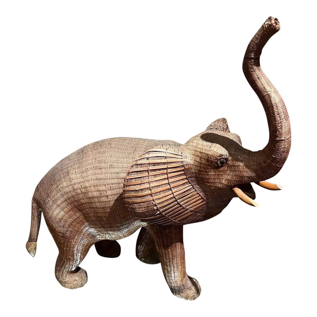 Vintage Chinese Wicker Elephant Box, Hand-Woven Rattan, Mid-Century: For your consideration, a vintage chinese wicker elephant box / basket from the mid-20th century. This piece is characterized by the complex "Shanghai weave" technique, which features tightly hand-wov