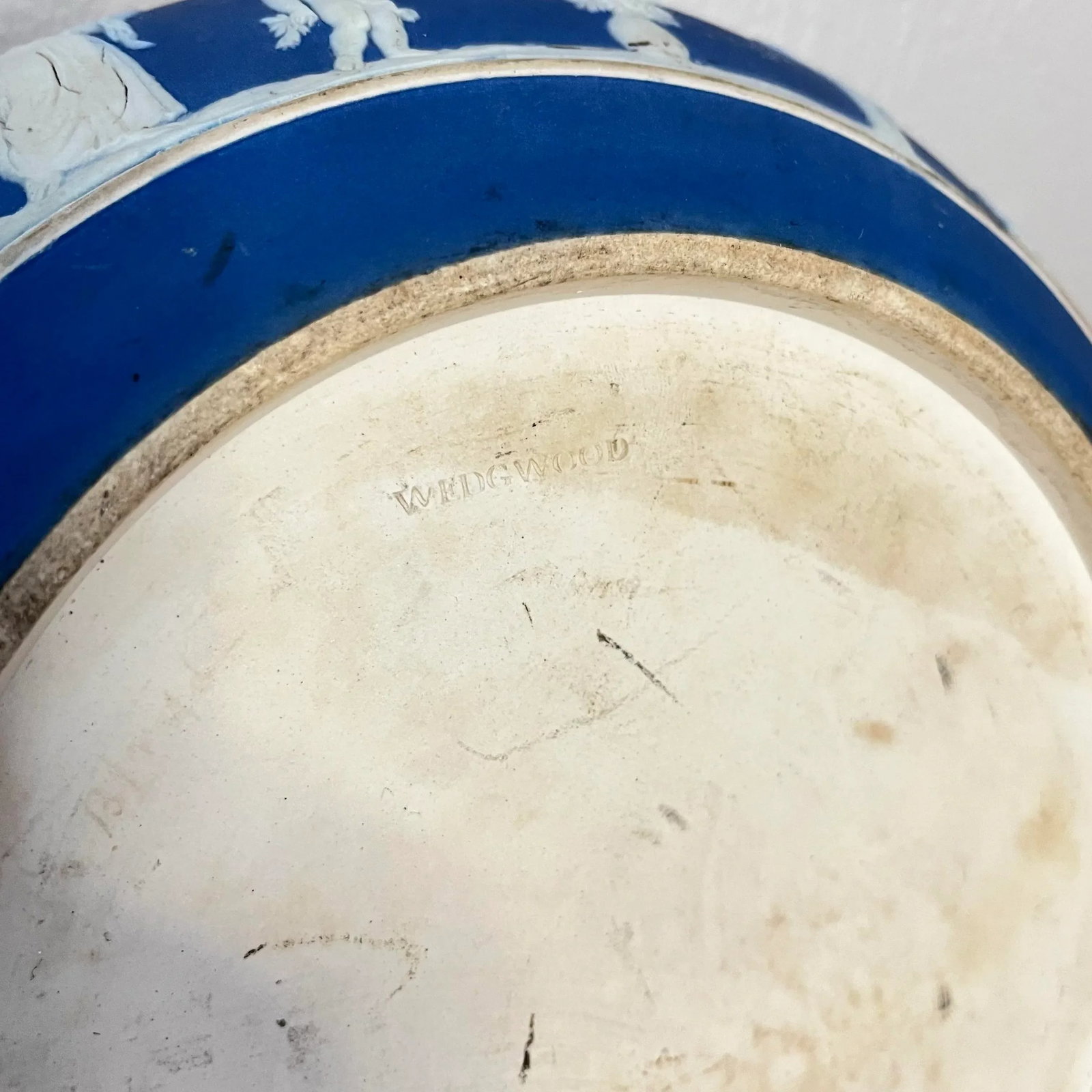 Late 19th Century Cream Color on Royal Blue Jasperware Serving Bowl by Wedgwood - 10