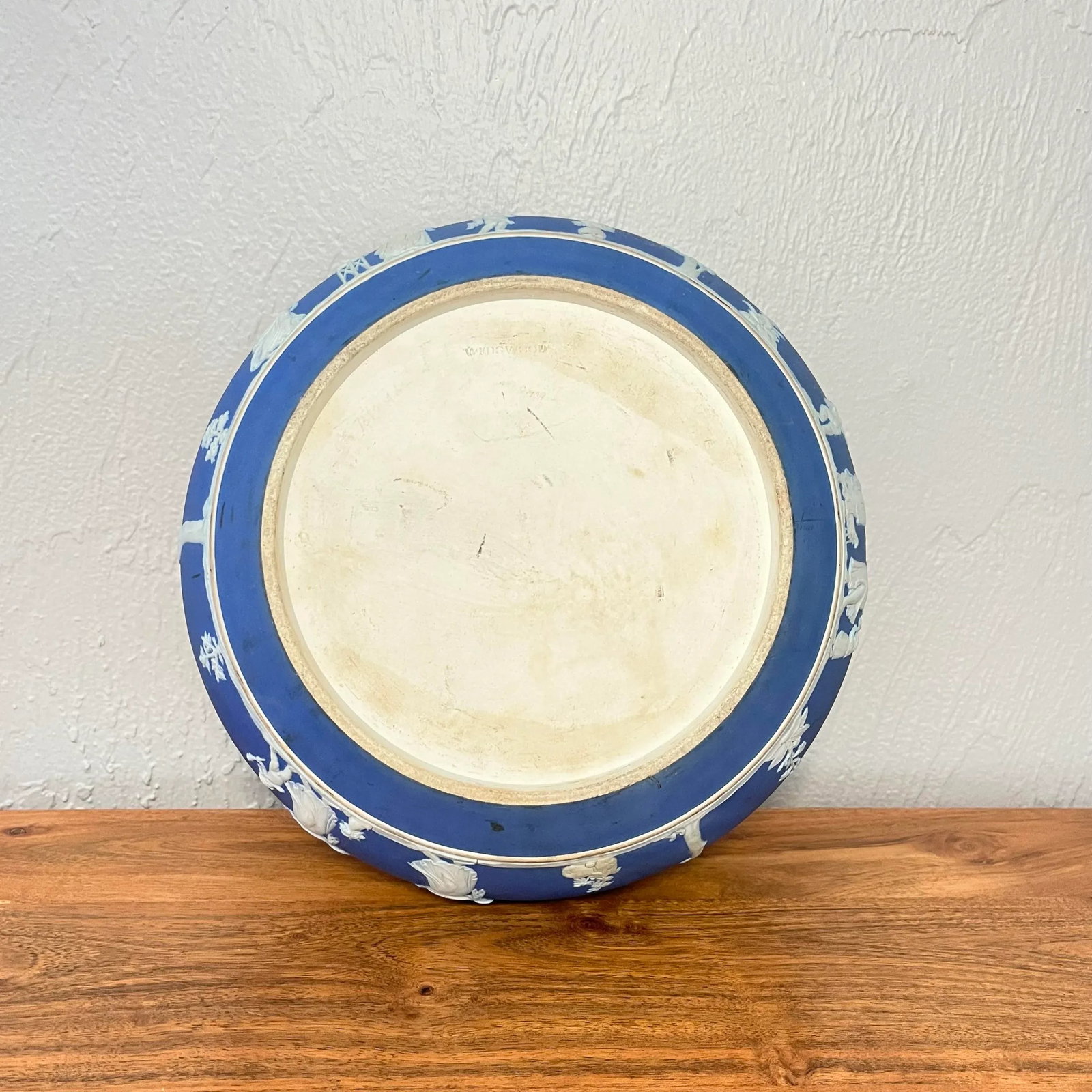 Late 19th Century Cream Color on Royal Blue Jasperware Serving Bowl by Wedgwood - 9