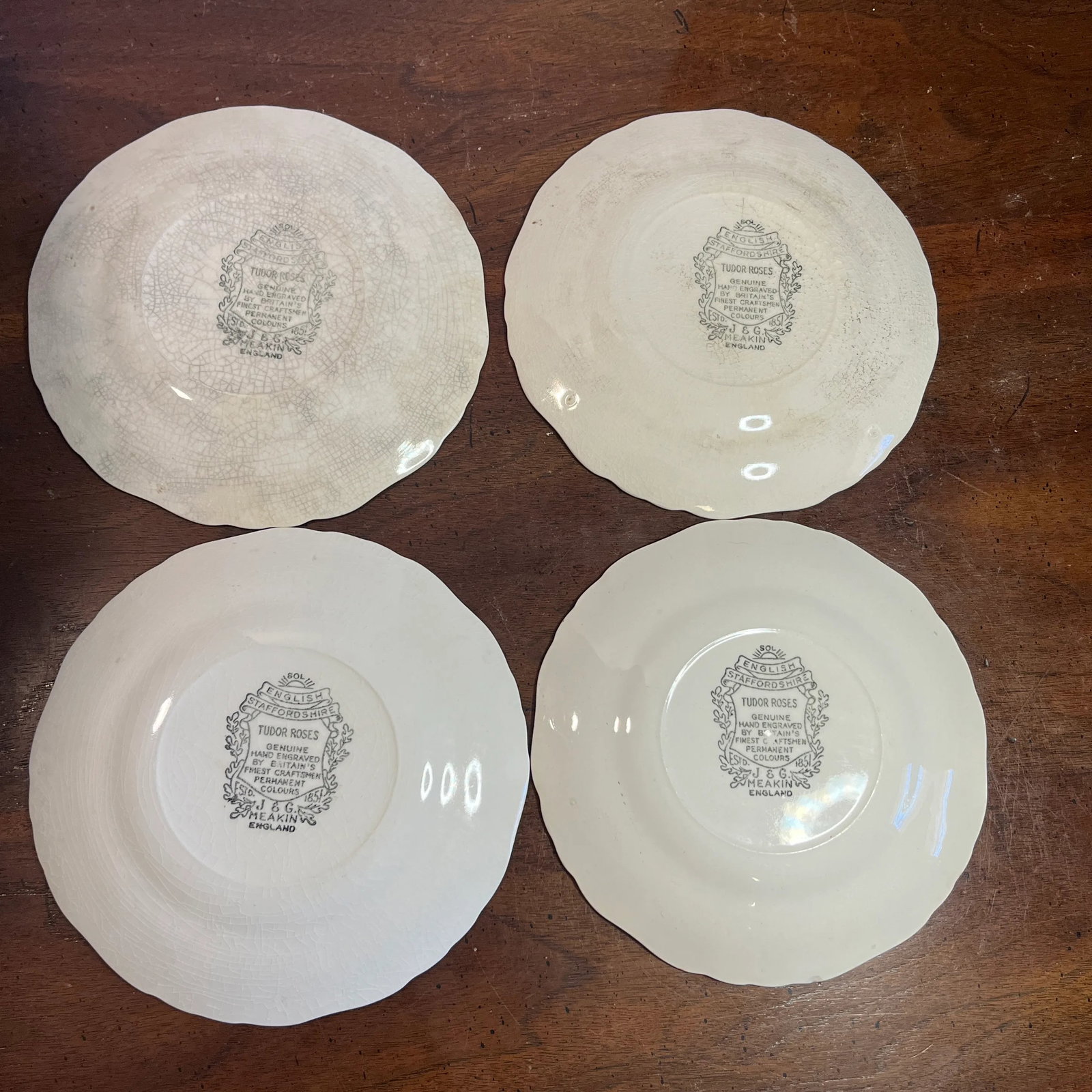30 Piece Grouping of English Staffordshire Tudor Roses by J&g Meakin, Early 20th Century - 10