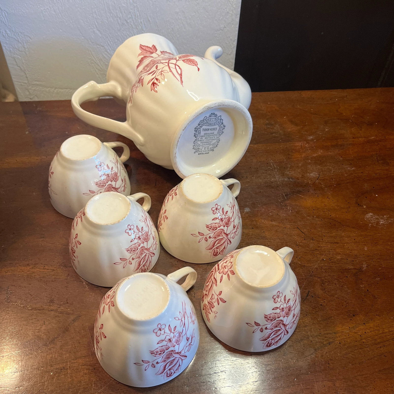 30 Piece Grouping of English Staffordshire Tudor Roses by J&g Meakin, Early 20th Century - 5