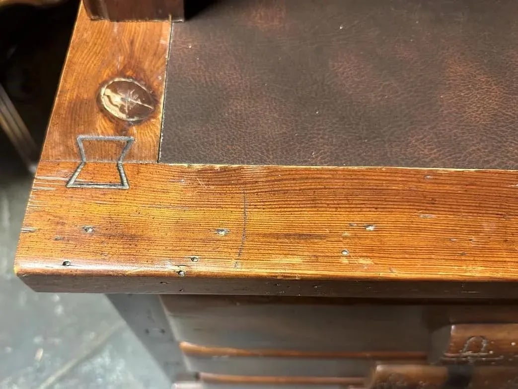Henry Link Vintage Link Taylor 'Rawhide' Series Chest and Hutch - Made in North Carolina in 1976 - 10