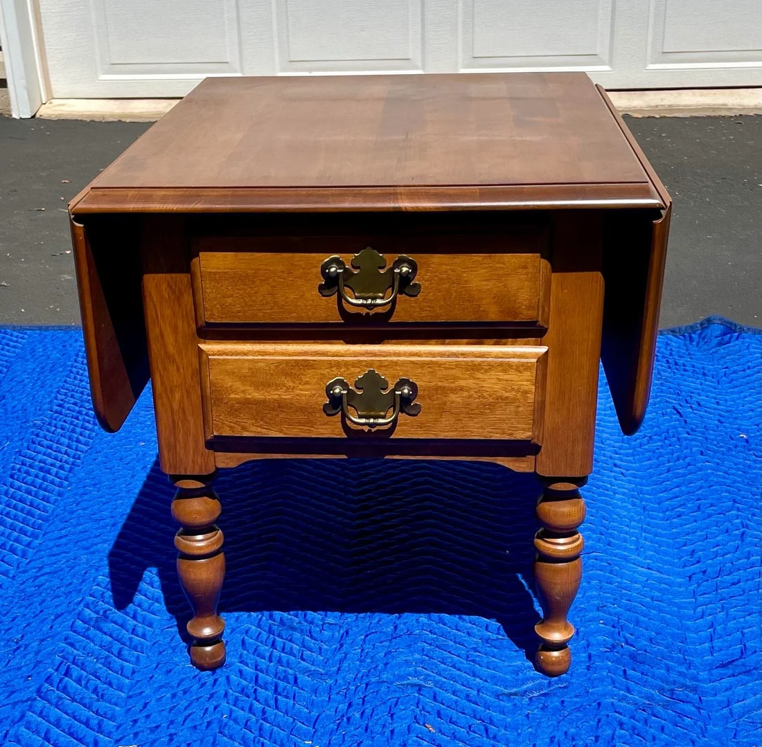 Ethan Allen Heirloom Nutmeg Maple Pembroke/Drop-Leaf End Table - 12