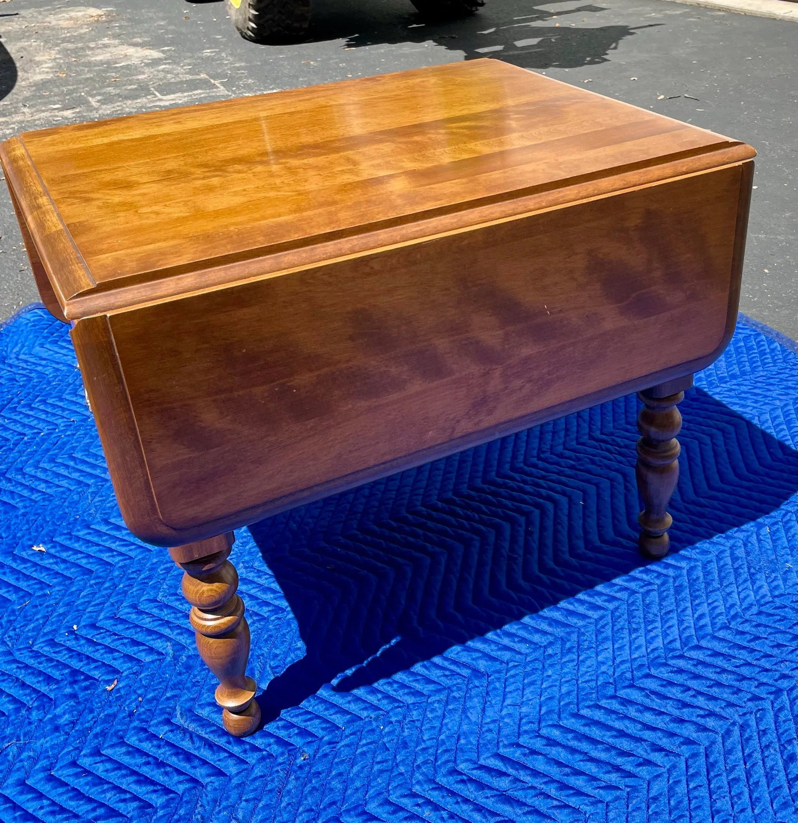 Ethan Allen Heirloom Nutmeg Maple Pembroke/Drop-Leaf End Table - 2