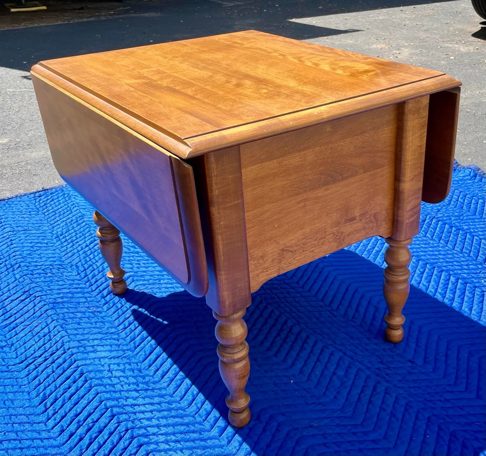 Ethan Allen Heirloom Nutmeg Maple Pembroke/Drop-Leaf End Table - 3