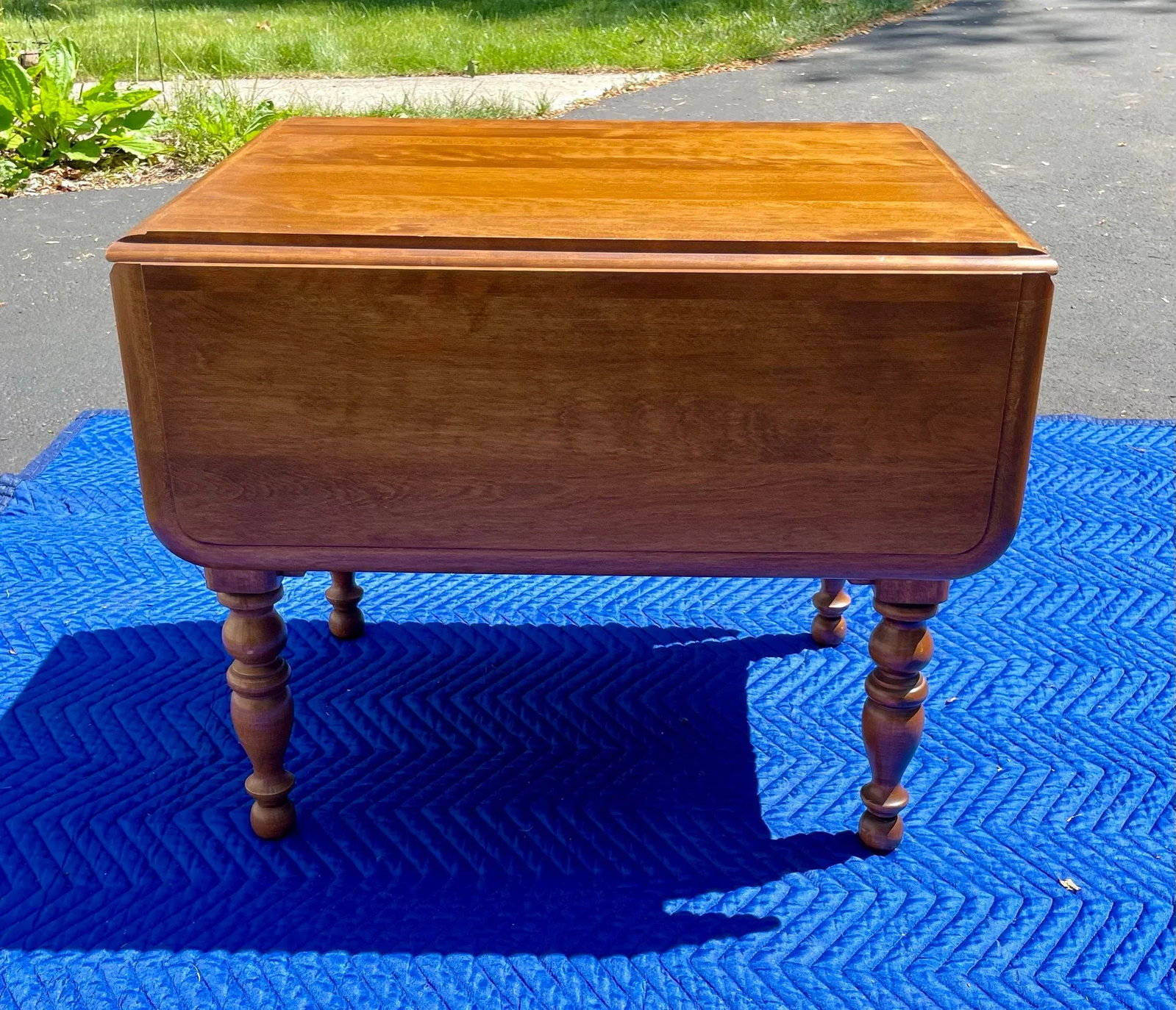 Ethan Allen Heirloom Nutmeg Maple Pembroke/Drop-Leaf End Table - 4