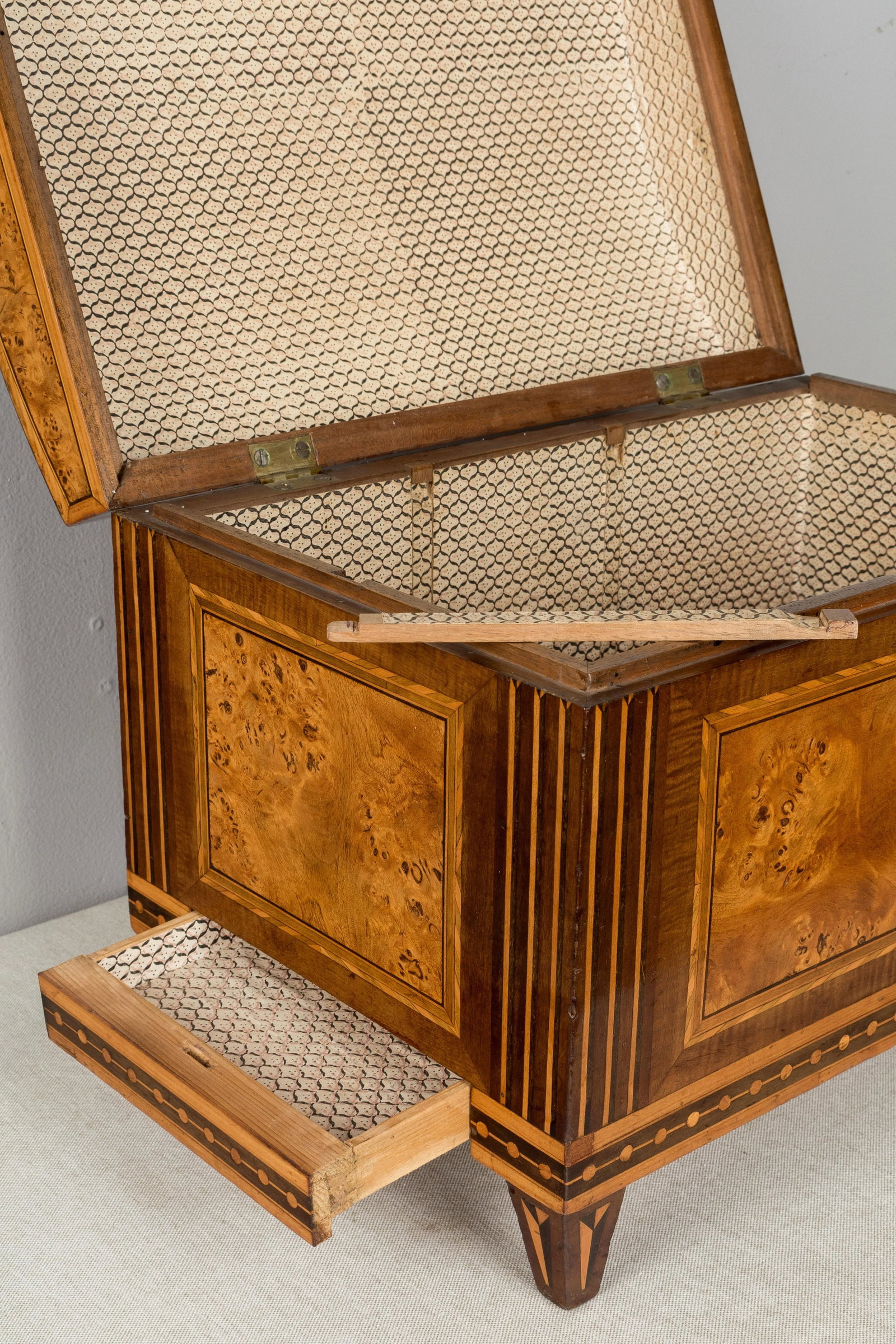 19th Century Italian Marquetry Box - 9