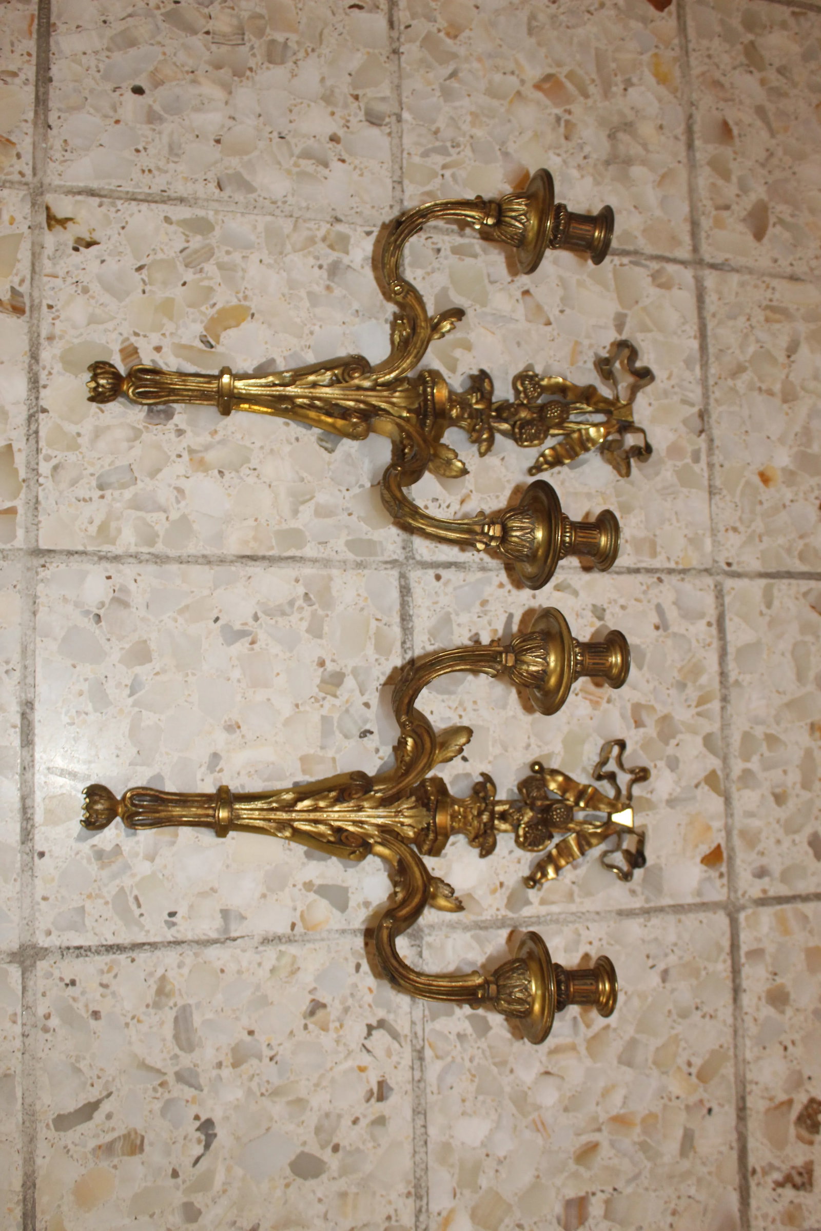 Louis XVI Sconces in Bronze Gilt - a Pair - 2