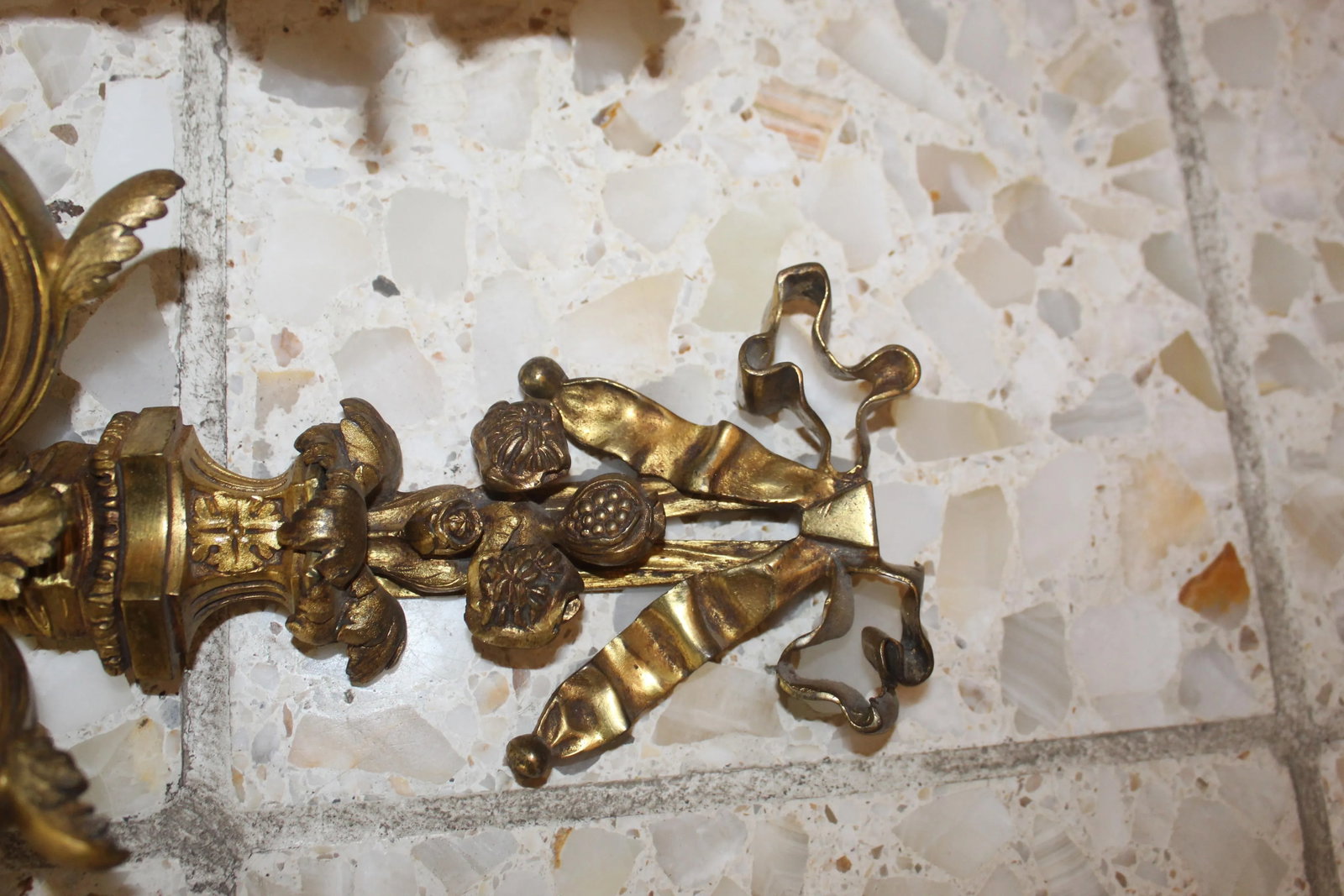 Louis XVI Sconces in Bronze Gilt - a Pair - 5