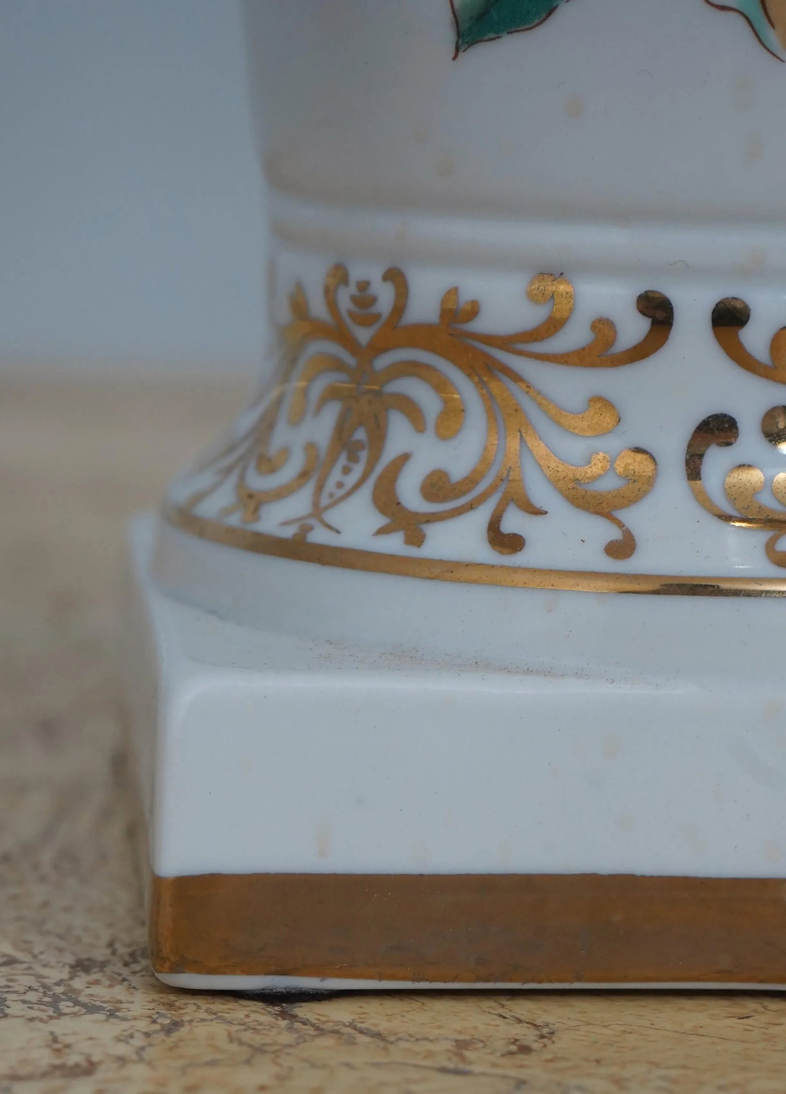 Ethan Allen Neoclassical Porcelain Urn Planter - 2
