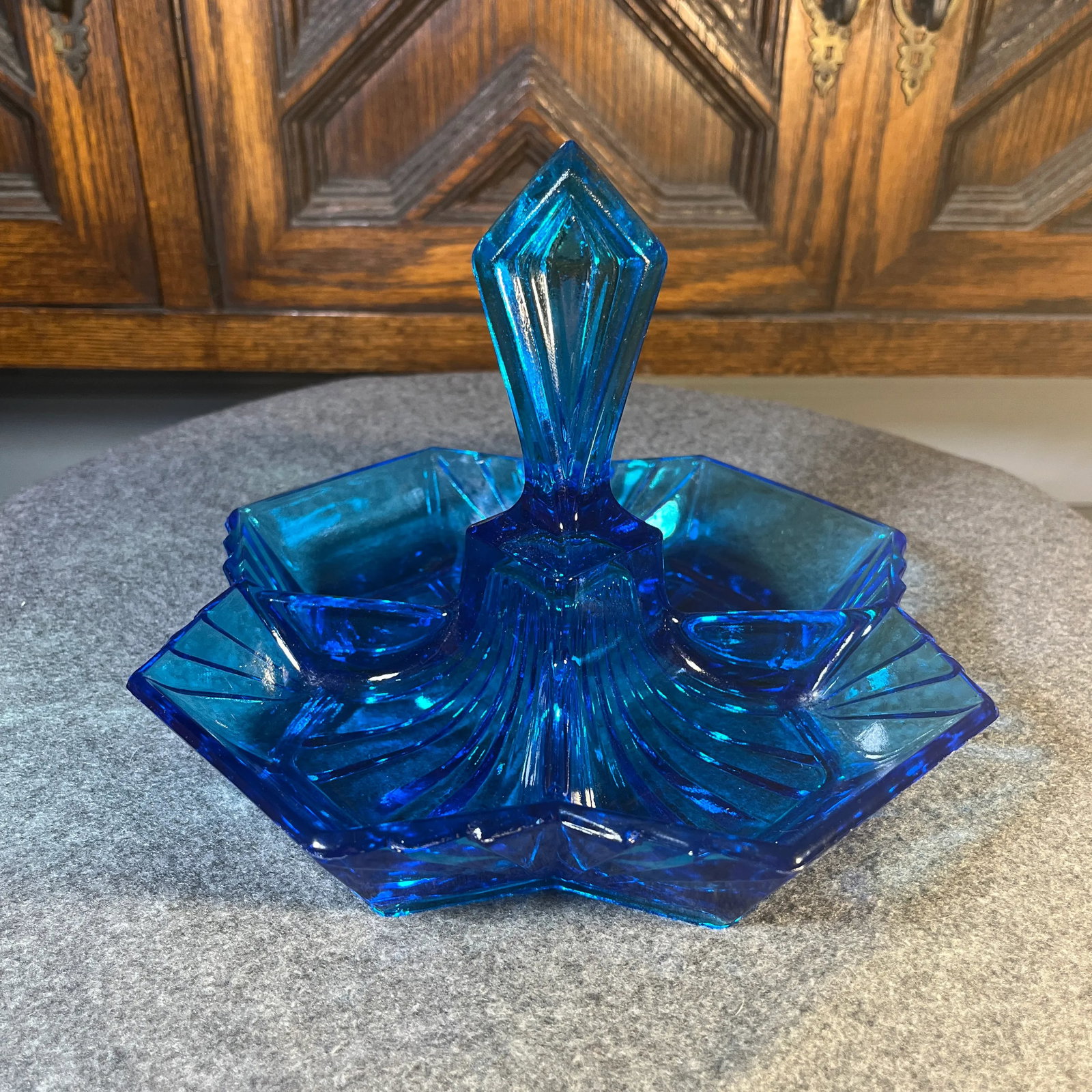 Mid 20th Century Art Deco Blue Indiana Tiara Glass Divided Dish Pyramid Handle - 10