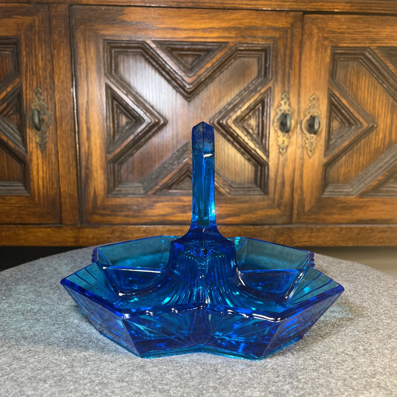 Mid 20th Century Art Deco Blue Indiana Tiara Glass Divided Dish Pyramid Handle - 2