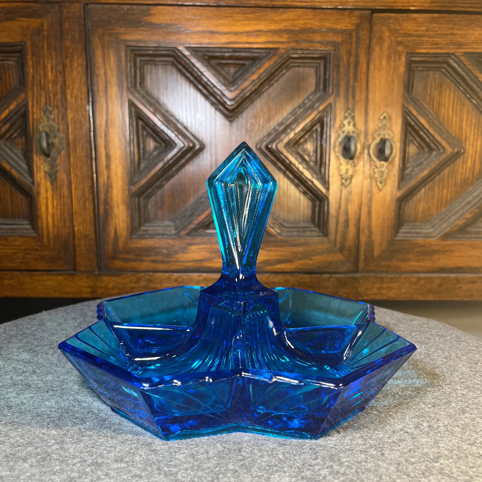 Mid 20th Century Art Deco Blue Indiana Tiara Glass Divided Dish Pyramid Handle - 3