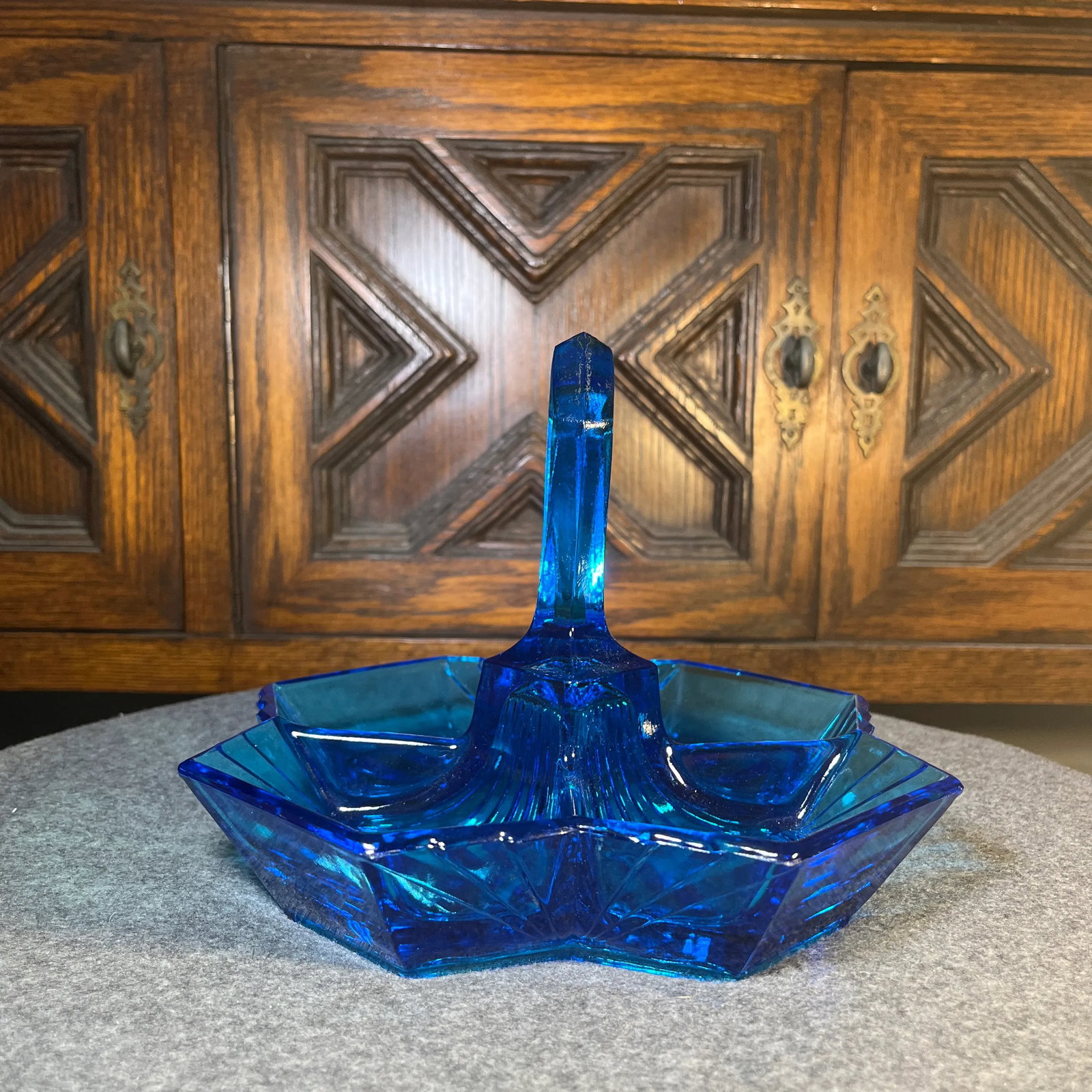 Mid 20th Century Art Deco Blue Indiana Tiara Glass Divided Dish Pyramid Handle - 4