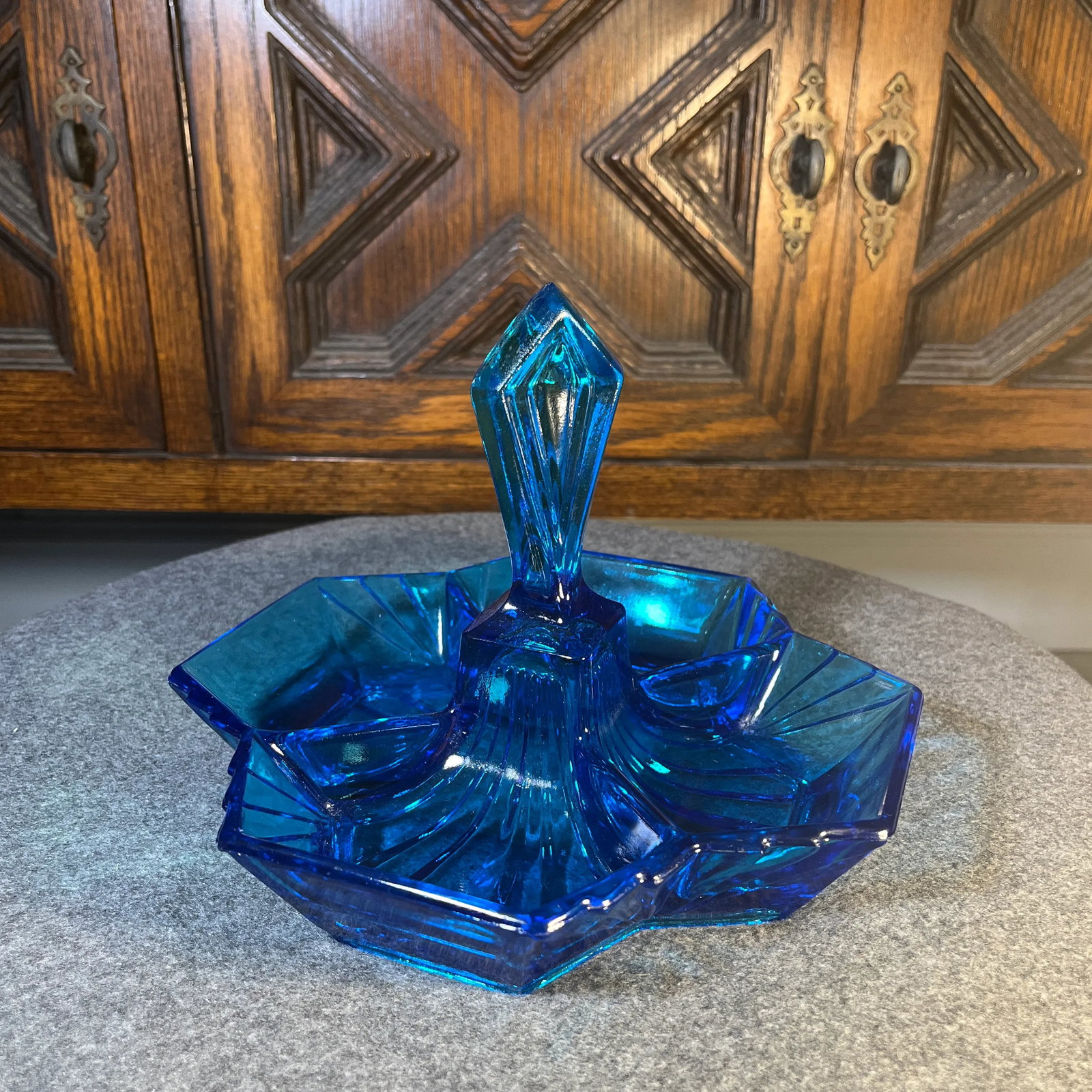 Mid 20th Century Art Deco Blue Indiana Tiara Glass Divided Dish Pyramid Handle - 7