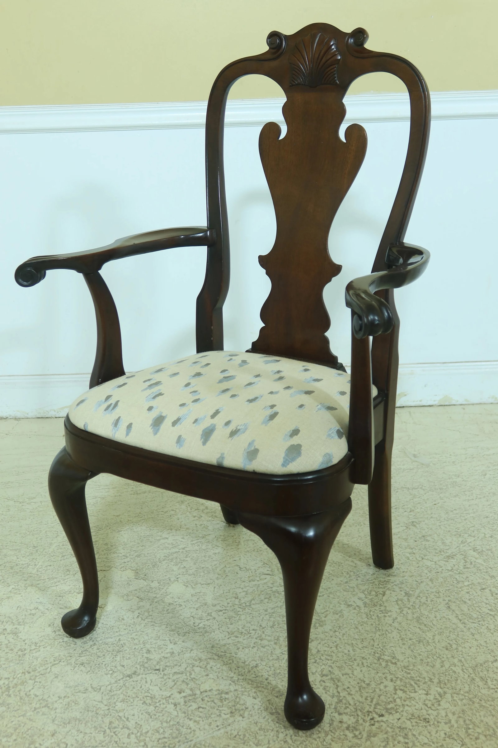 Pair of Stickley Philadelphia Queen Anne Dining Room Arm Chairs - 2