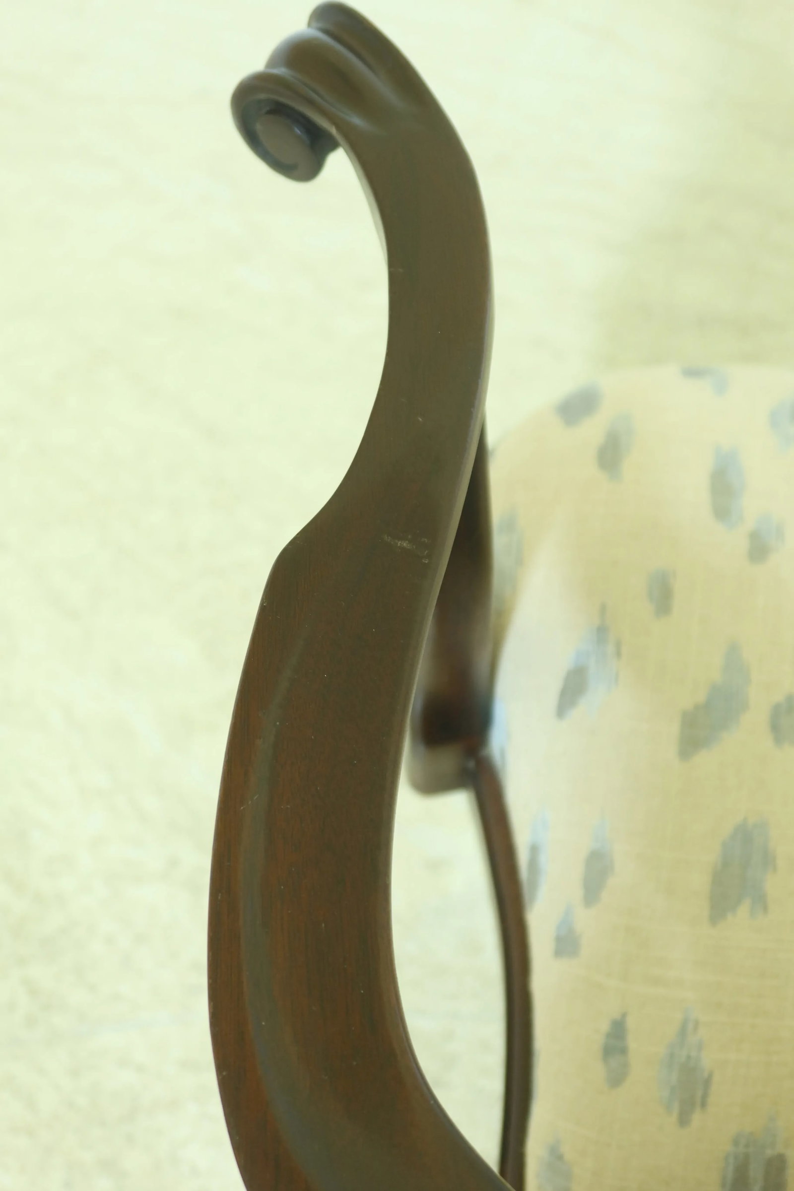 Pair of Stickley Philadelphia Queen Anne Dining Room Arm Chairs - 4